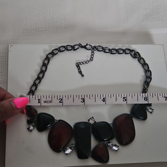 Elegant Burgundy and Black Statement Necklace - Picture 4 of 16